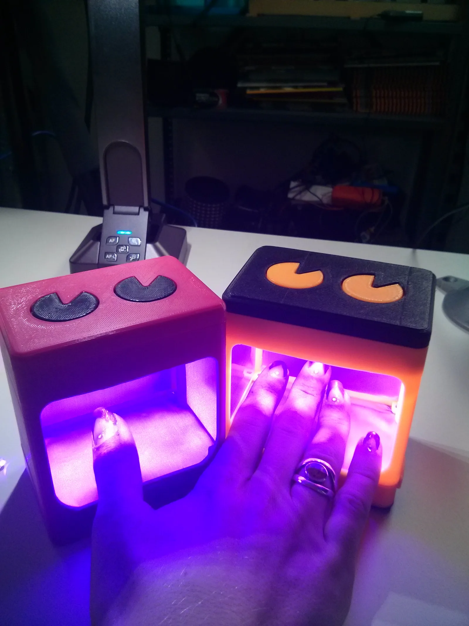 UV manicure lamps