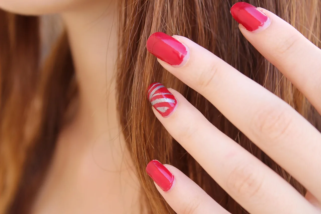lakier do paznokci, palce, włosy, manicure, polskie, gwóźdź, płeć żeńska, paznokieć, opieka, ręka, elegancja, moda, leczenie, salon, człowiek, czerwony, szkliwo, brązowy moda, brązowe włosy, brązowy człowieka, brązowy pielęgnacja, manicure, manicure, manicure, manicure, manicure