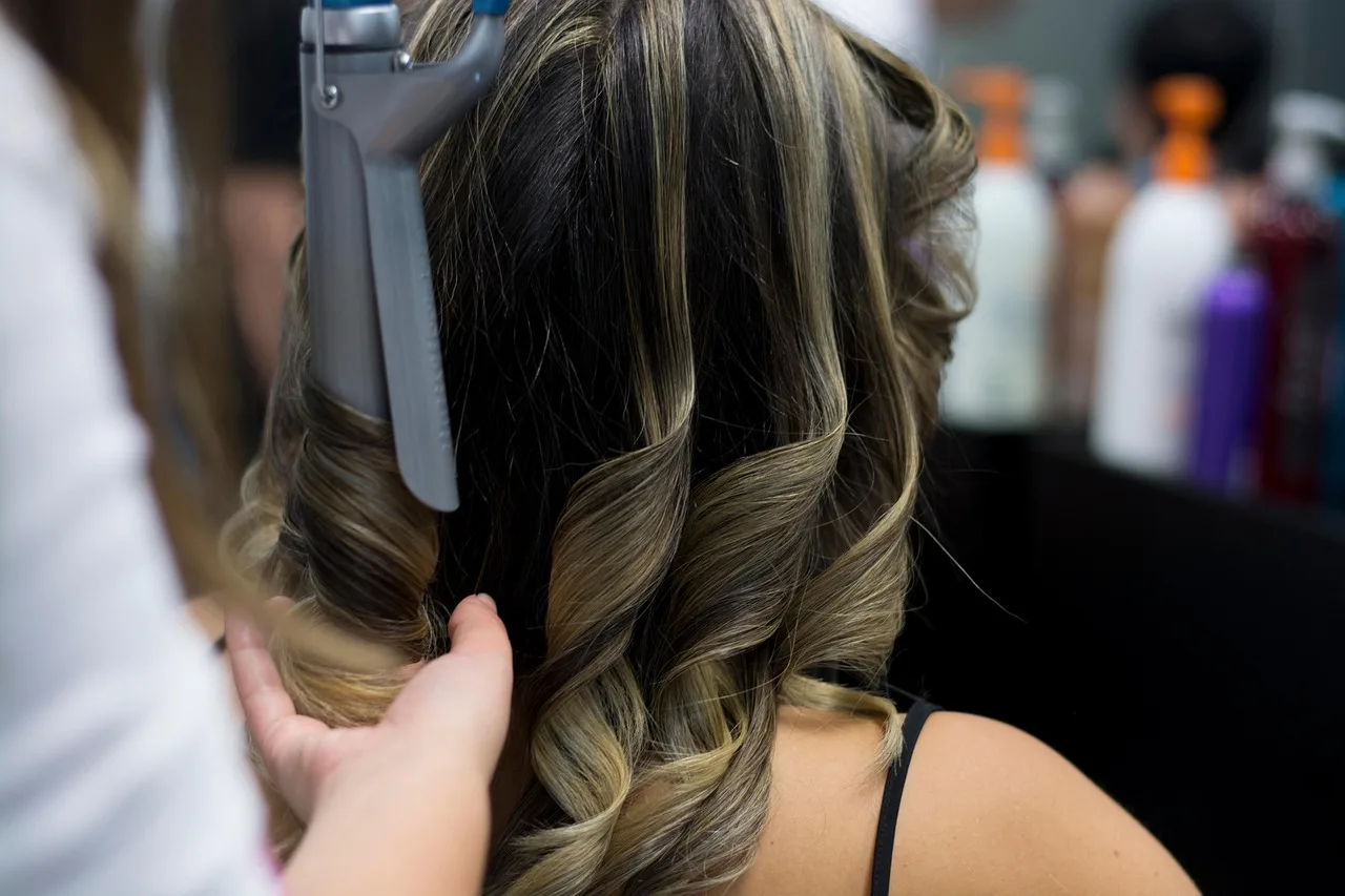 włosy, kobieta, fryzura, styl, fryzjer, salon, lokówka, kochanie, hala, model, piękno, młody, fryzjer, fryzjer, fryzjer, fryzjer, lokówka, lokówka, lokówka, lokówka, lokówka