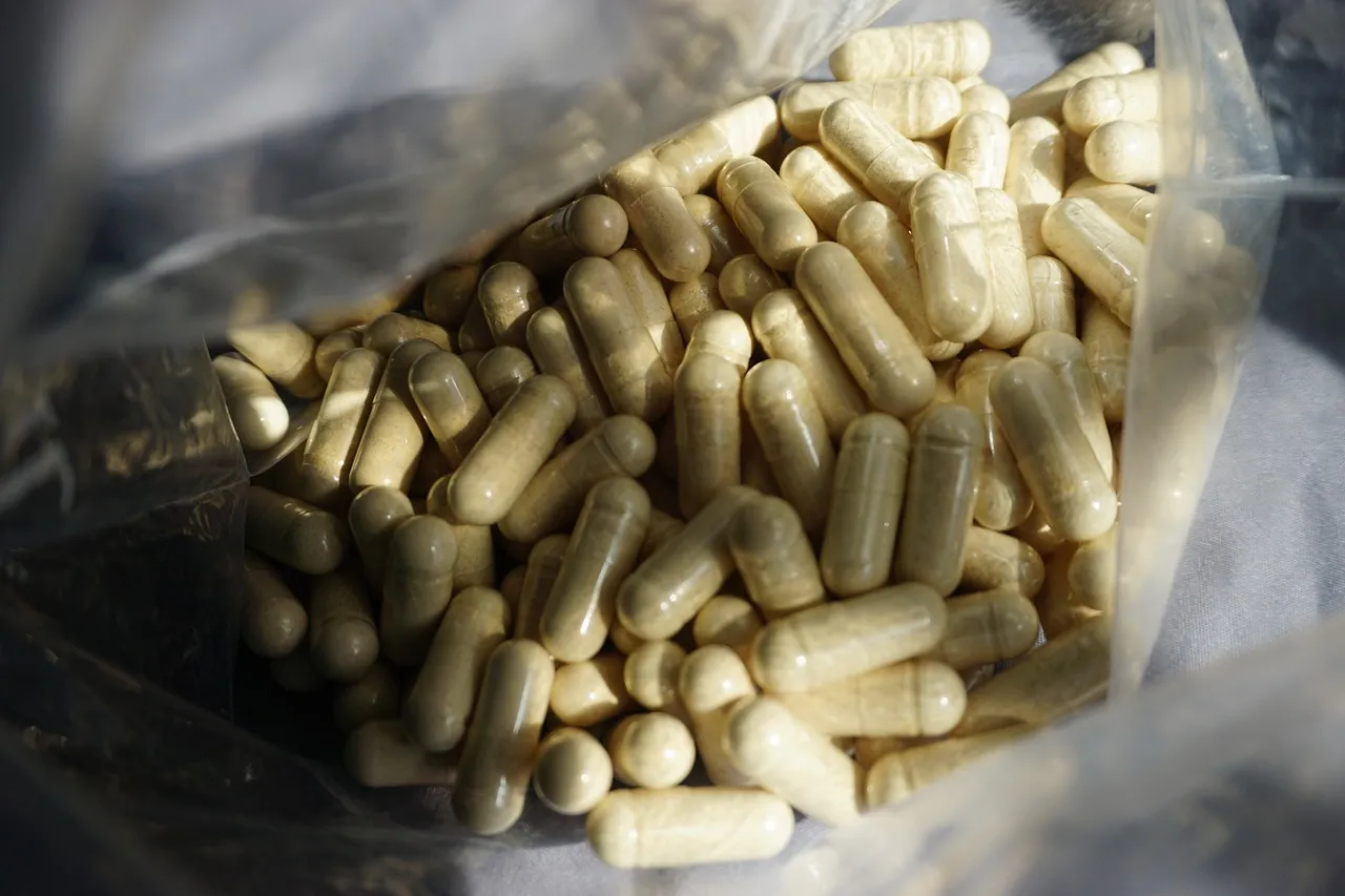 maca, suplementy odżywcze, maca kapsułki, supplement, kapsułki, żelazo, cynk, kalizium, pożywienie, wegańskie, zdrowy, maca, maca, cynk, cynk, cynk, cynk, cynk