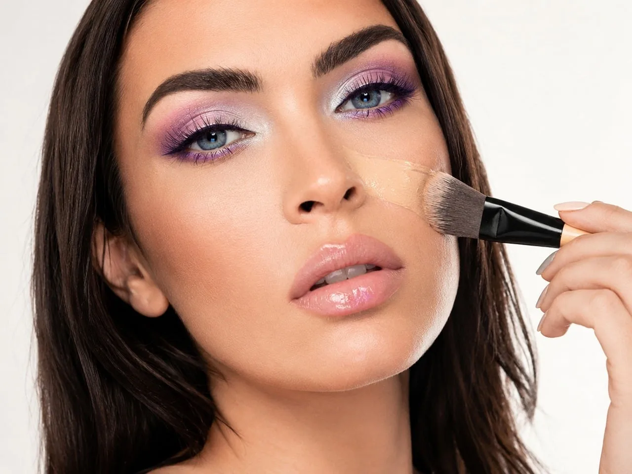 Sekret perfekcyjnego makijażu Kim Kardashian - poradnik