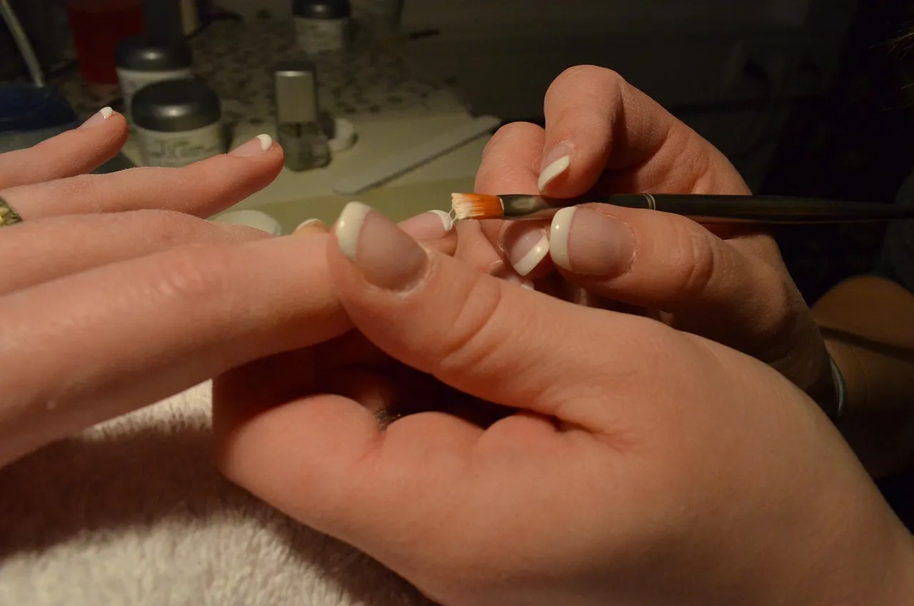 Paznokcie French Manicure 2026: 50 Kreatywnych Pomysłów i Porad
