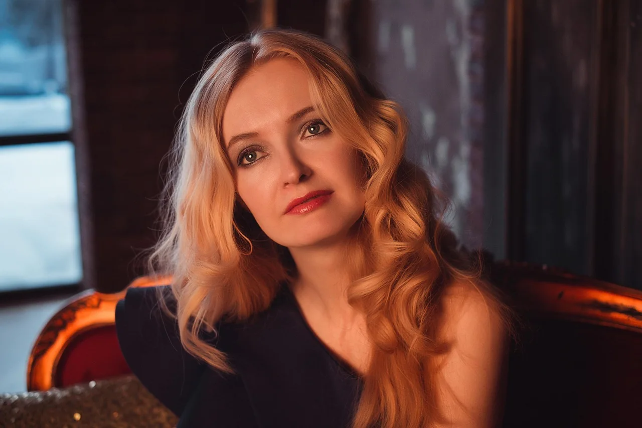 Blond Loki: 7 Sposobów Na Idealne Skręcone Włosy