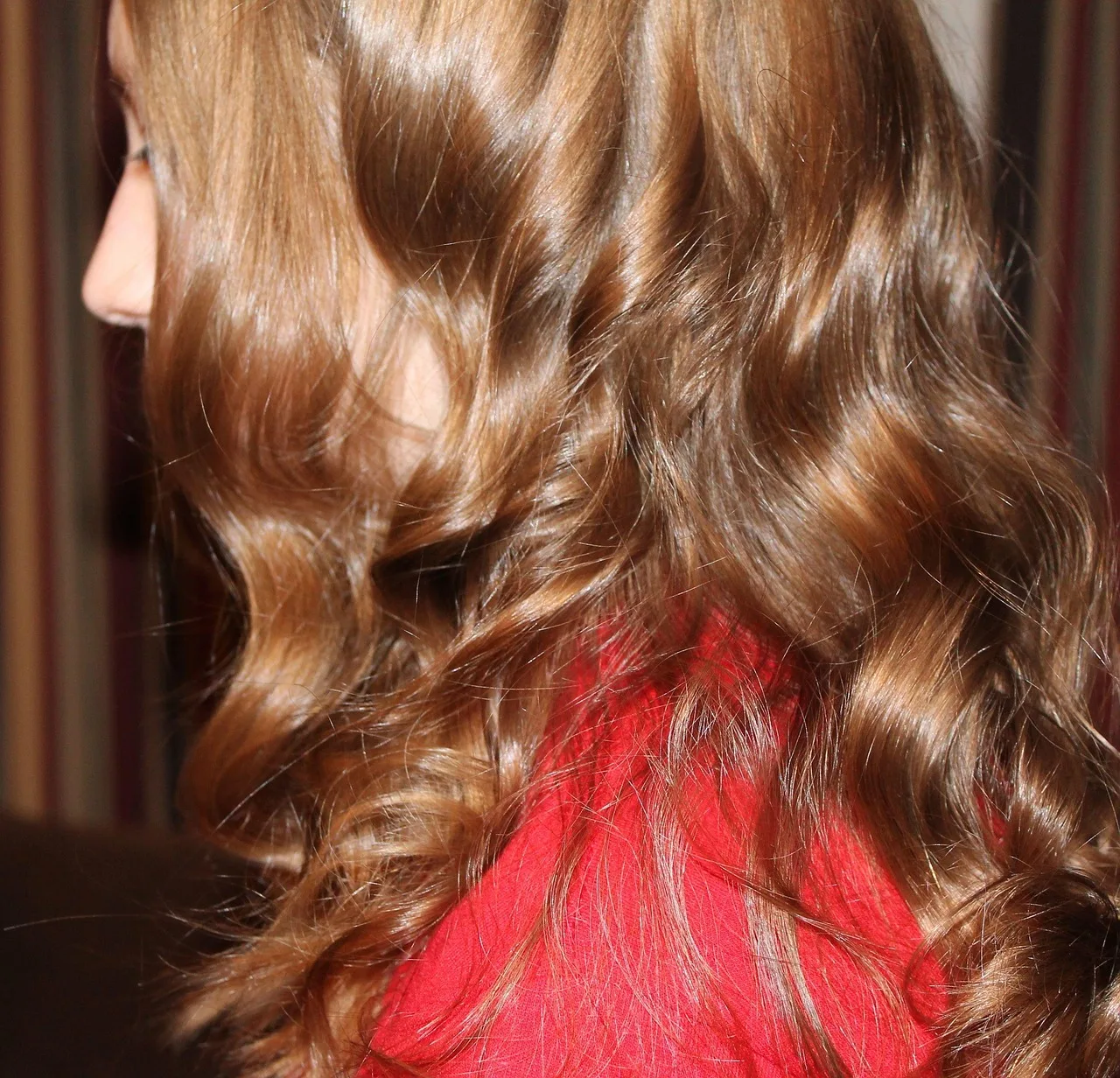 Sombre Ciemny Blond: 7 Sekretów Naturalnego Blasku i Elegancji
