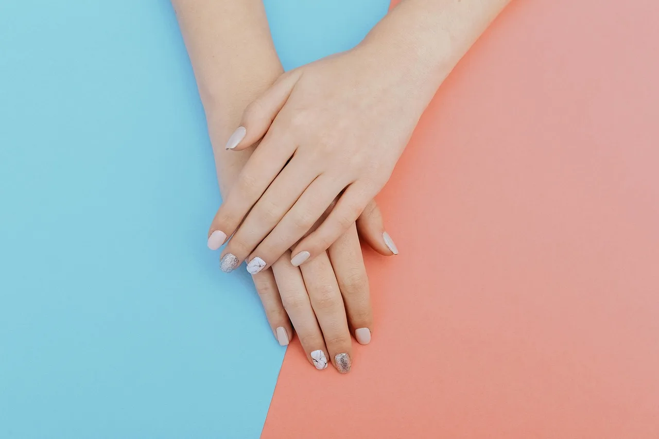 ręka, manicure, koralik, piękno, zbliżenie, moda, palec, paznokieć, francuski, gwóźdź, sztuka, polskie, salon, kobieta, projekt, żel