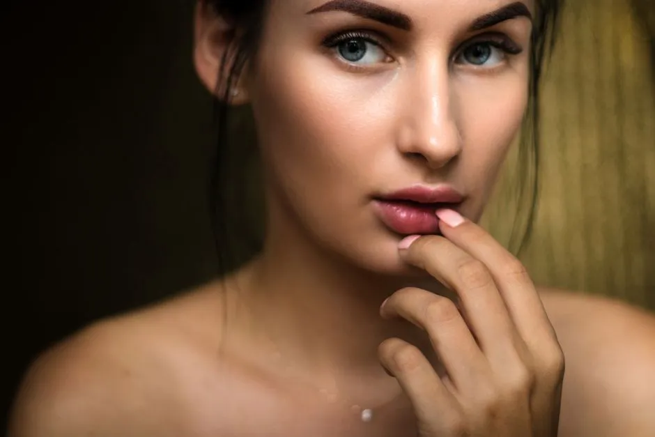 Nude Blond: 5 Najlepszych Trików Makijażowych dla Naturalnego Efektu