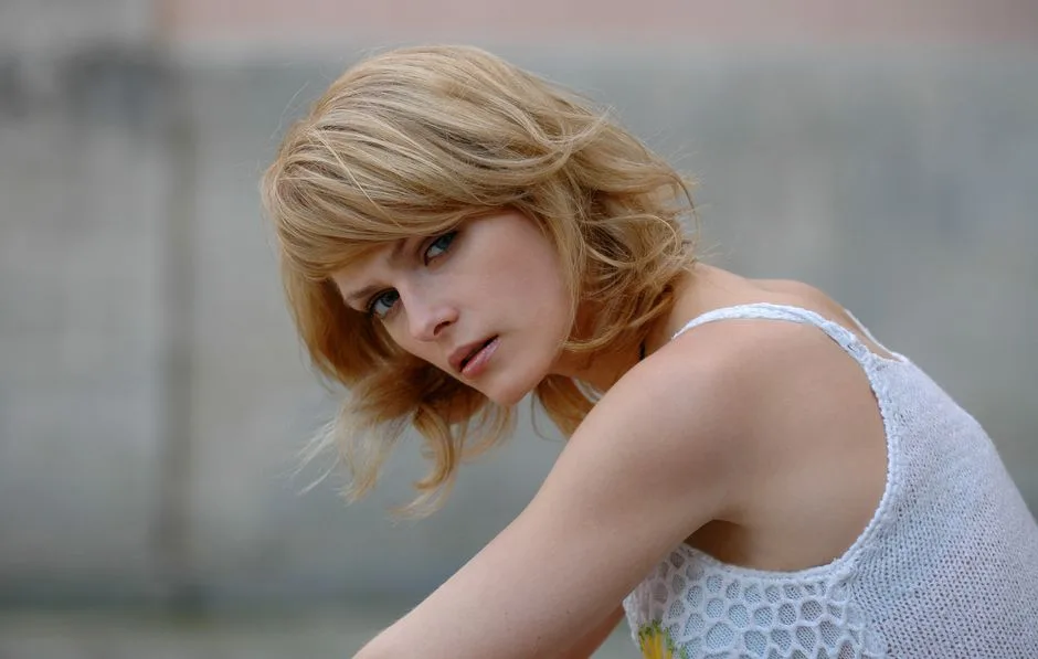 7 Fryzur Blond do Ramion w 2026 - Wybierz Idealne Cięcie