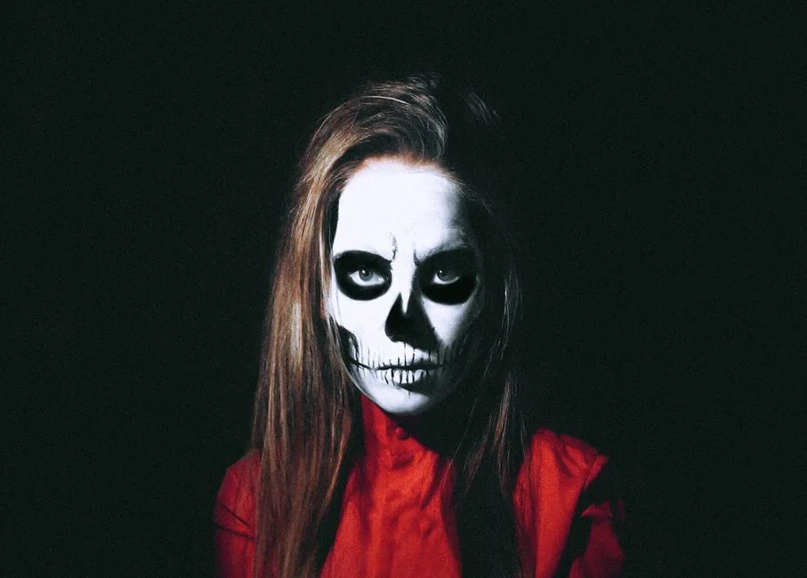 5 Strasznych Pomysłów na Makijaż Halloween z YouTube