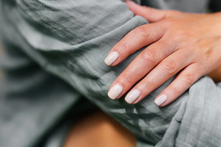 Delikatne Paznokcie Krótkie: 15 Eleganckich Inspiracji na Modny Manicure
