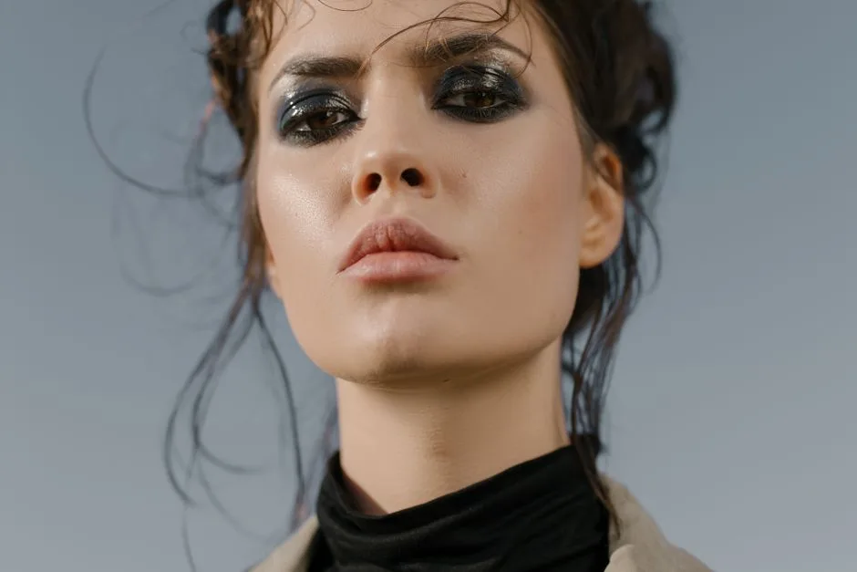 Opanuj smoky eyes krok po kroku - poradnik dla początkujących