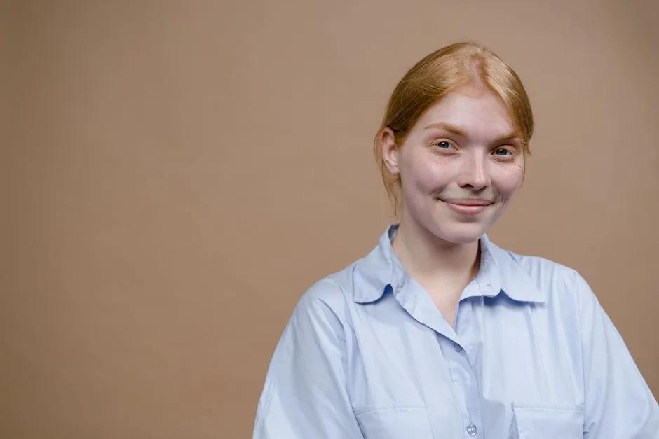 Pixie cut i bob w beżowym blondzie - 10 stylizacji na 2026