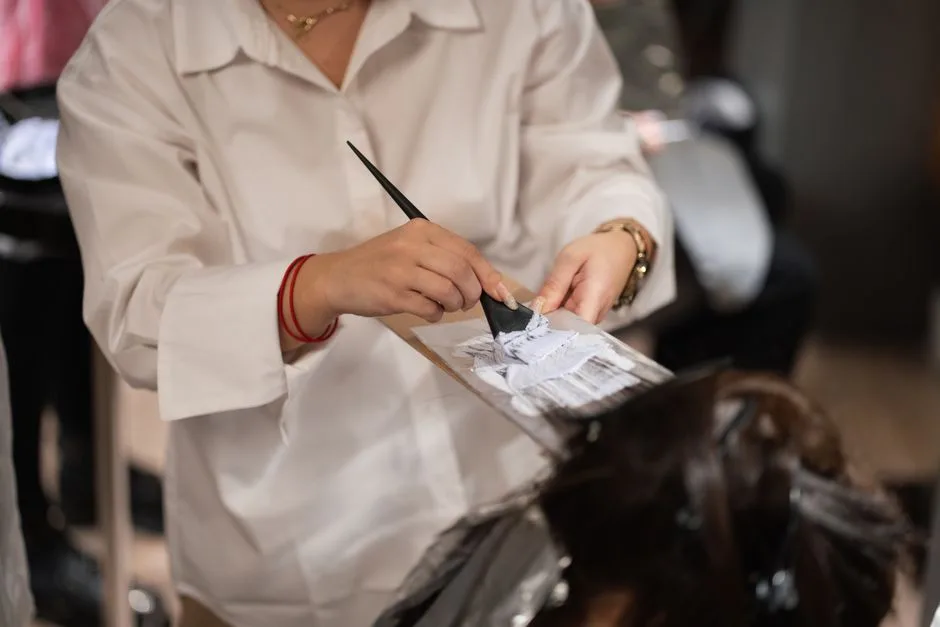 Blond bez chemii? 5 naturalnych farb, które kryją siwiznę w 2026