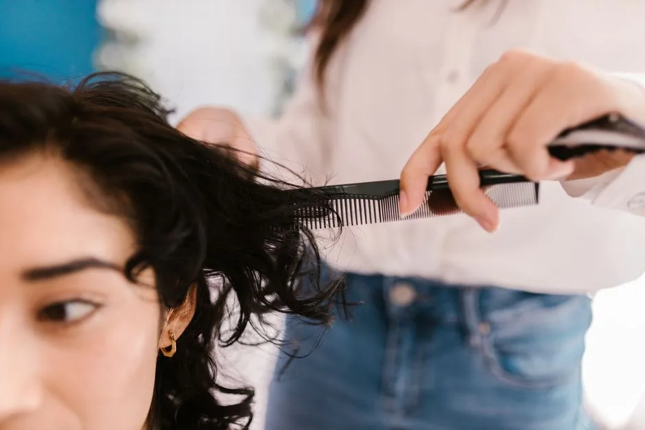 Fryzura Pixie na Cienkie Włosy: 7 Sposobów na Objętość i Styl