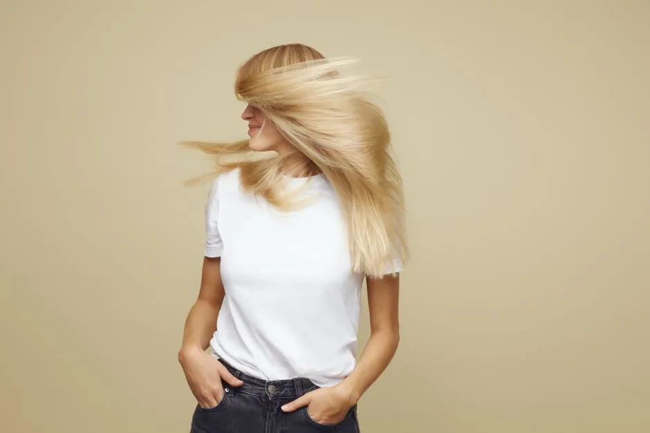 Jak Dbać o Blond Włosy? 7 Praktycznych Zasad Pięknego Koloru