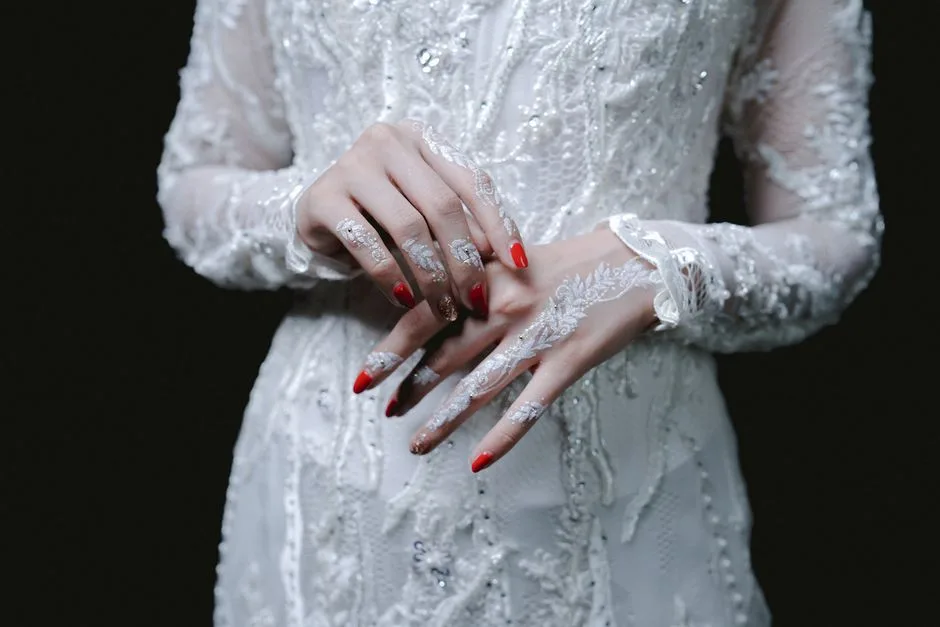 Paznokci Ślubne 2026: 50 Najmodniejszych Wzorów i Trendów na Manicure