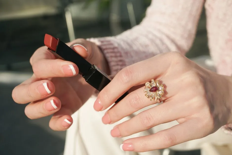 Paznokcie French Manicure 2026: 50 Kreatywnych Pomysłów i Porad